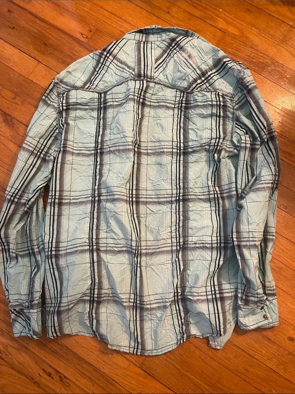 BKE Men's Light Blue and Black Plaid Button-Down Shirt - Picture 4 of 4
